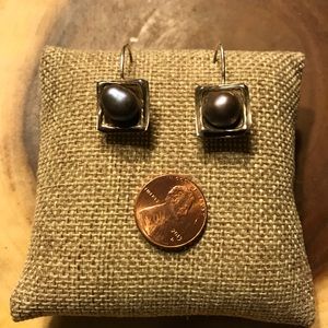 Silpada peacock pearl earring in sterling silver